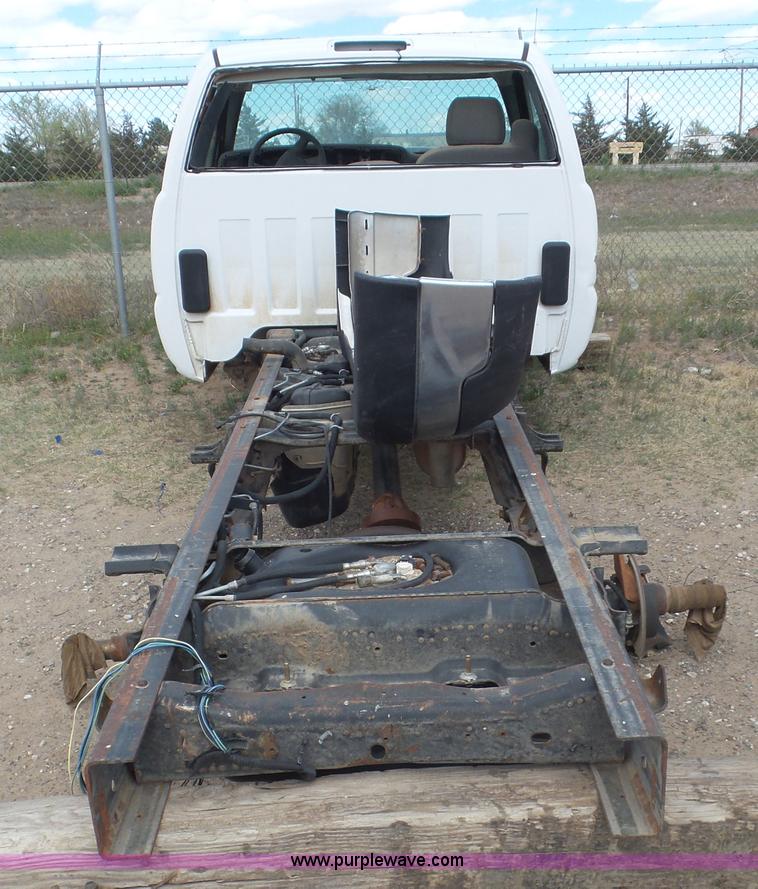 image for item L2182 2006 Chevrolet Silverado 3500 pickup truck