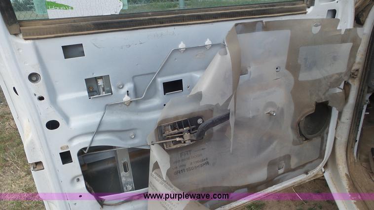 image for item L2182 2006 Chevrolet Silverado 3500 pickup truck