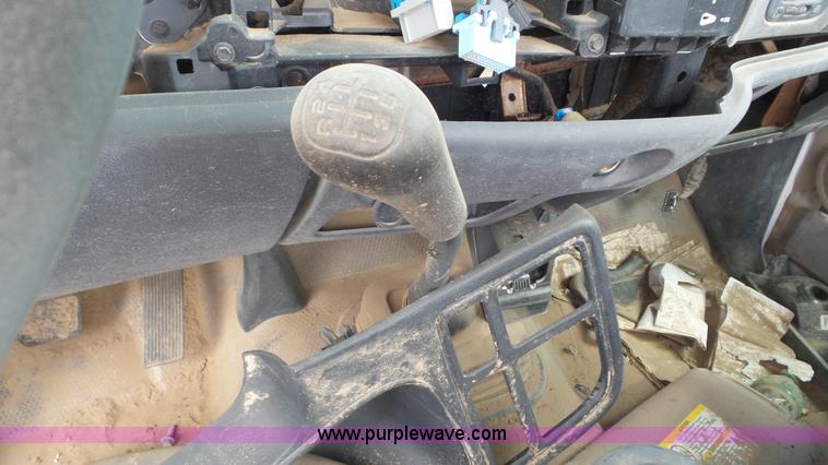 image for item L2182 2006 Chevrolet Silverado 3500 pickup truck