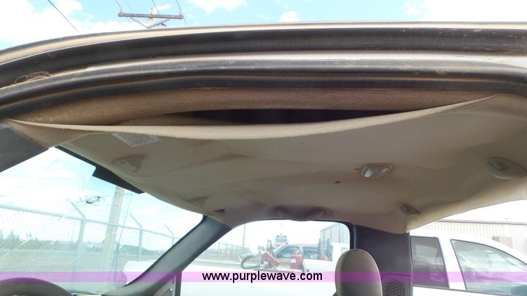 image for item L2182 2006 Chevrolet Silverado 3500 pickup truck