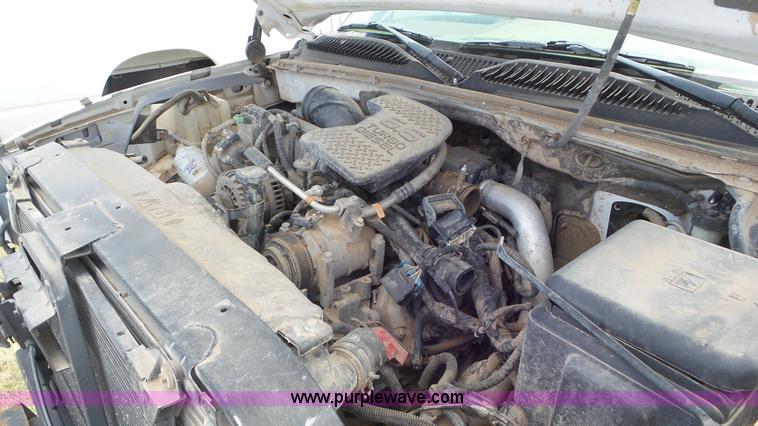 image for item L2182 2006 Chevrolet Silverado 3500 pickup truck