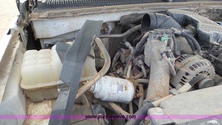 image for item L2182 2006 Chevrolet Silverado 3500 pickup truck