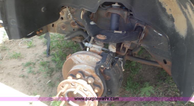 image for item L2182 2006 Chevrolet Silverado 3500 pickup truck