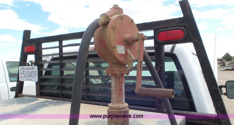 image for item L2183 2006 Chevrolet Silverado 3500 flatbed pickup truck