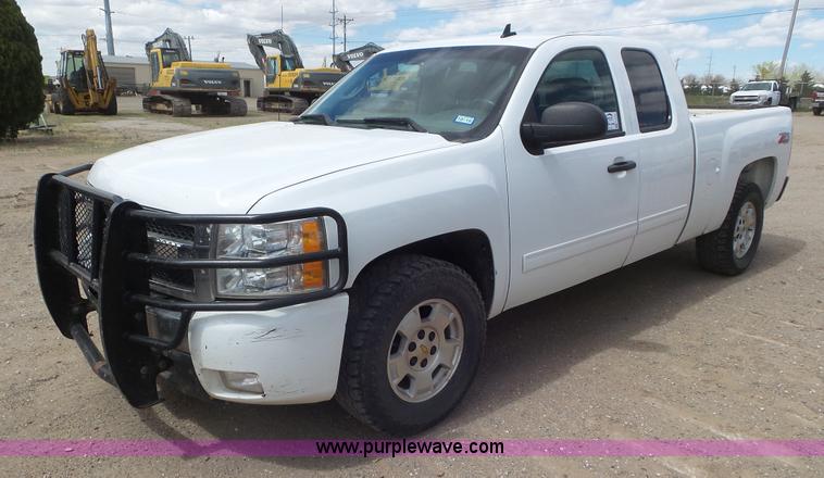 image for item L2184 2011 Chevrolet Silverado 1500 Ext. Cab pickup truck
