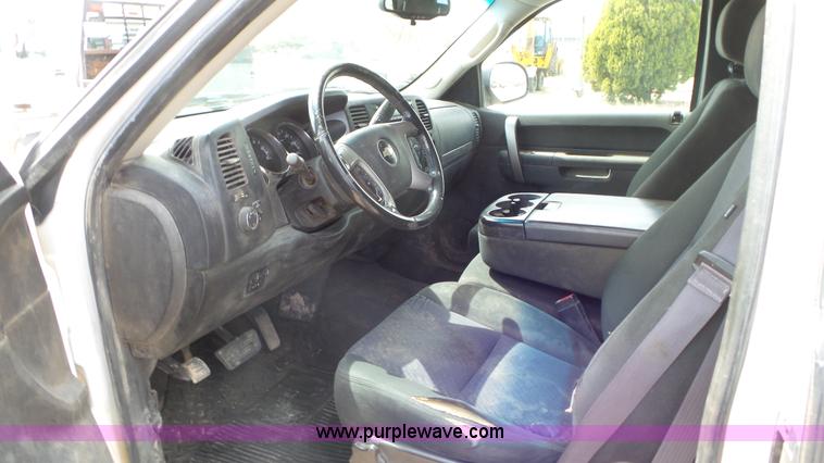 image for item L2184 2011 Chevrolet Silverado 1500 Ext. Cab pickup truck