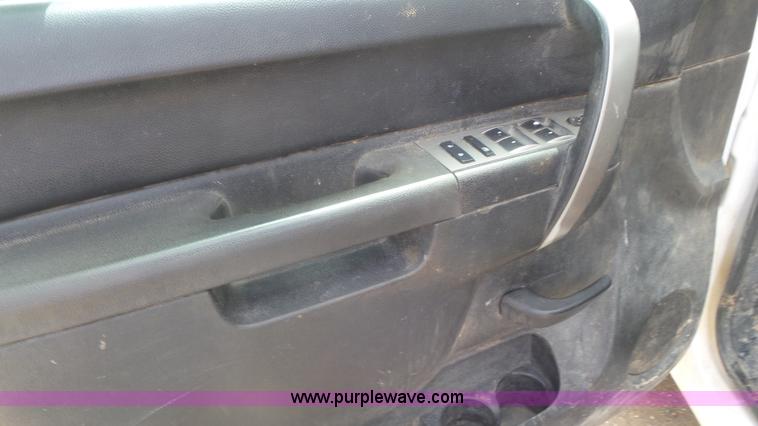 image for item L2184 2011 Chevrolet Silverado 1500 Ext. Cab pickup truck