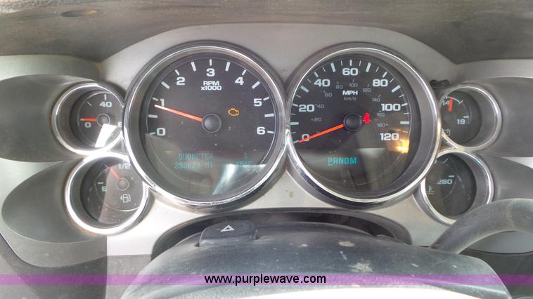 image for item L2184 2011 Chevrolet Silverado 1500 Ext. Cab pickup truck