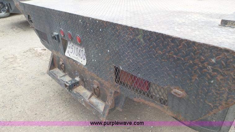 image for item L2185 2006 Chevrolet Silverado 3500 flatbed pickup truck