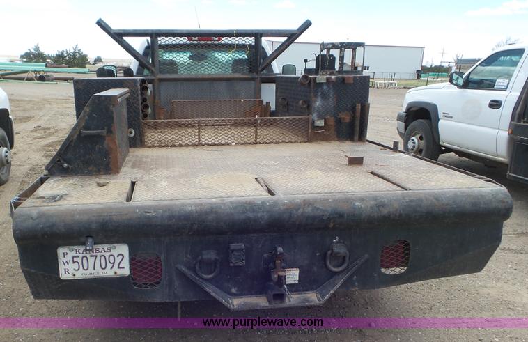 image for item L2187 2007 Chevrolet Silverado 3500 flatbed pickup truck