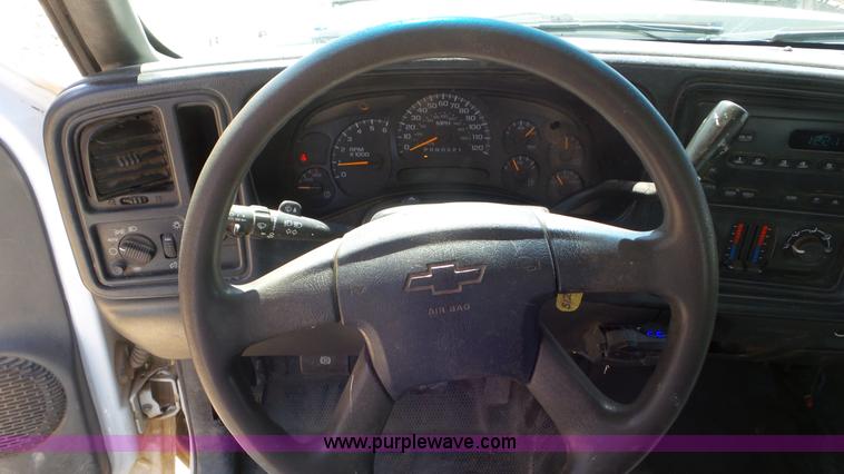 image for item L2189 2007 Chevrolet Silverado 2500HD Ext. Cab pickup truck