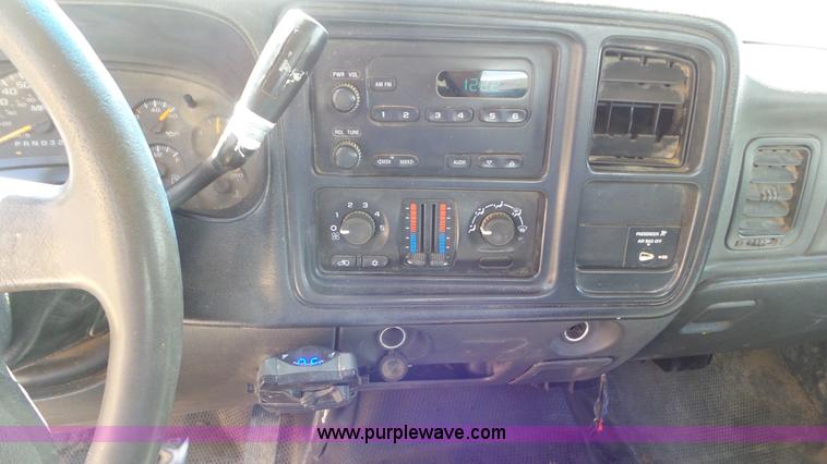 image for item L2189 2007 Chevrolet Silverado 2500HD Ext. Cab pickup truck