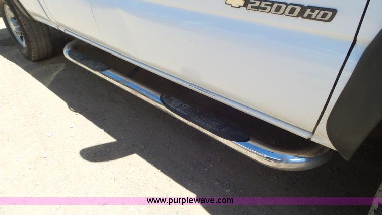 image for item L2189 2007 Chevrolet Silverado 2500HD Ext. Cab pickup truck