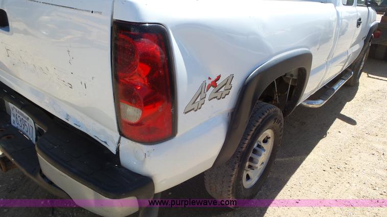 image for item L2189 2007 Chevrolet Silverado 2500HD Ext. Cab pickup truck