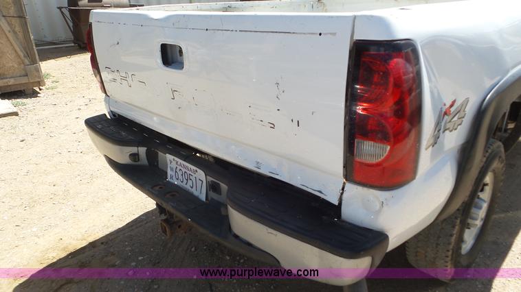 image for item L2189 2007 Chevrolet Silverado 2500HD Ext. Cab pickup truck
