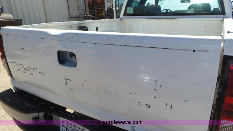 image for item L2189 2007 Chevrolet Silverado 2500HD Ext. Cab pickup truck