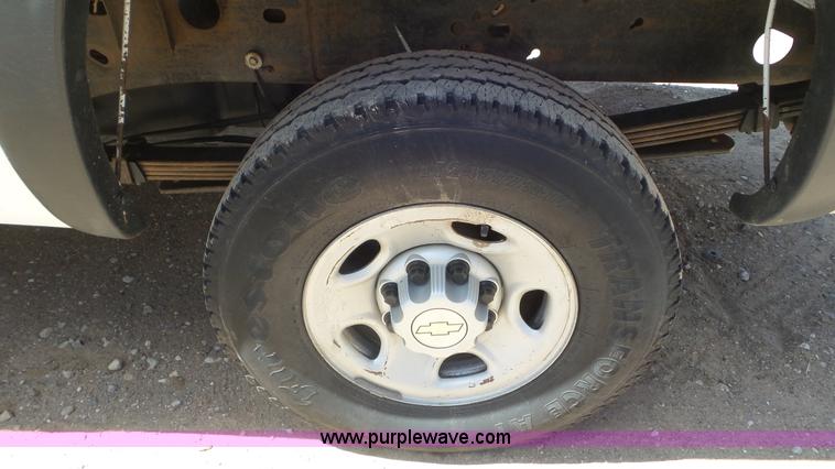 image for item L2189 2007 Chevrolet Silverado 2500HD Ext. Cab pickup truck
