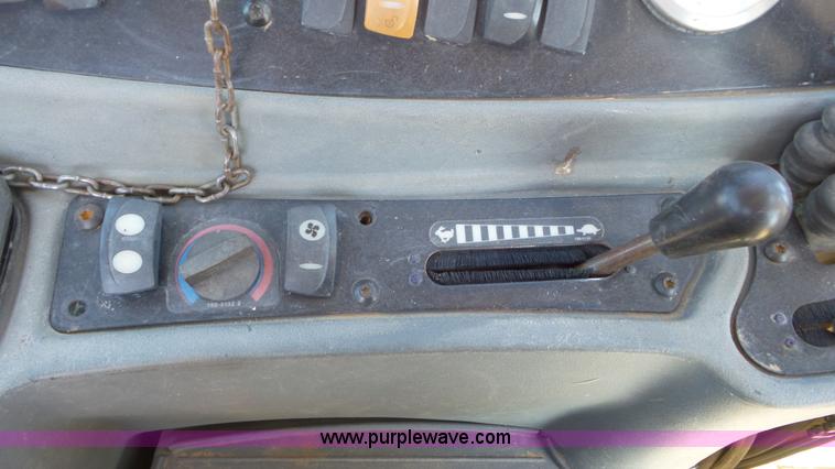 image for item L2192 2001 Caterpillar 420D backhoe