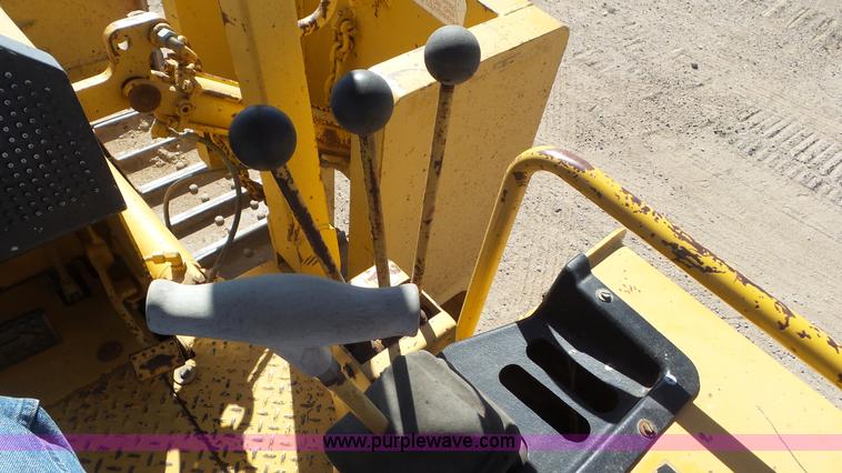 image for item L2196 1996 John Deere 450G LT Series IV pipelayer