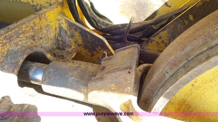 image for item L2196 1996 John Deere 450G LT Series IV pipelayer