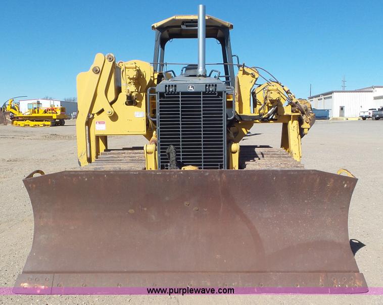 image for item L2197 2005 John Deere 700J pipelayer