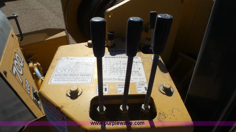 image for item L2197 2005 John Deere 700J pipelayer