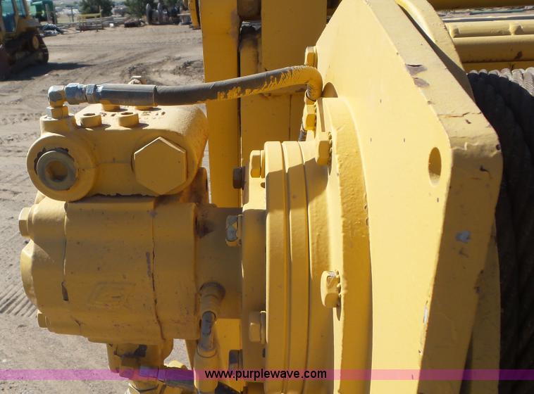 image for item L2197 2005 John Deere 700J pipelayer