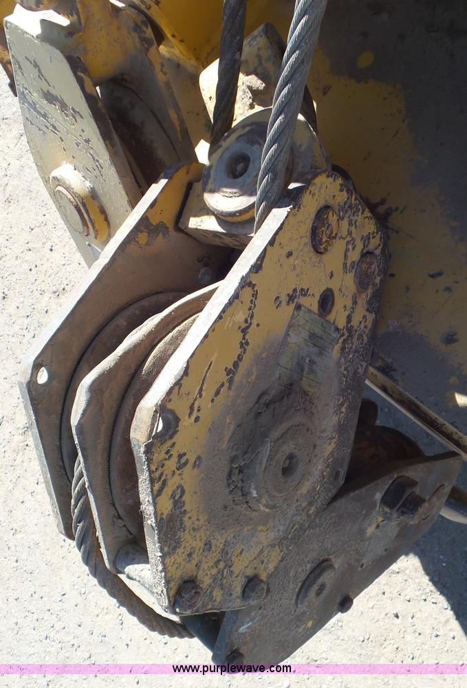 image for item L2197 2005 John Deere 700J pipelayer