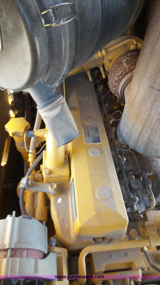 image for item L2197 2005 John Deere 700J pipelayer