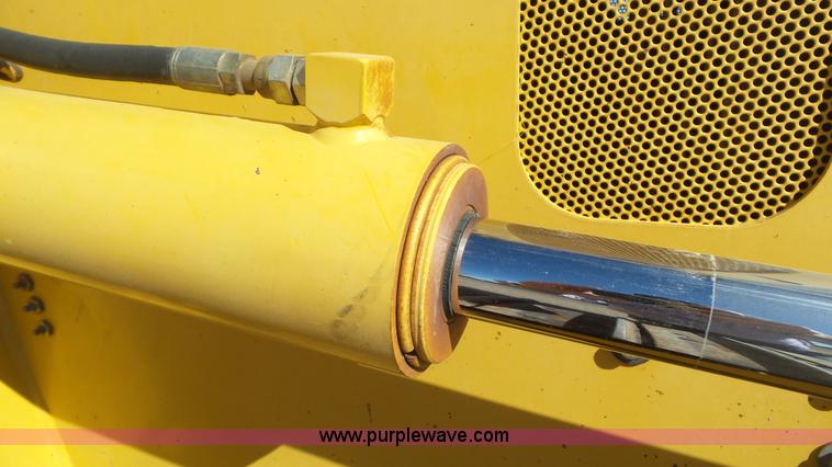 image for item L2197 2005 John Deere 700J pipelayer