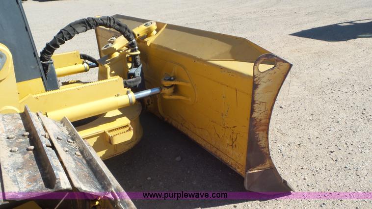 image for item L2197 2005 John Deere 700J pipelayer