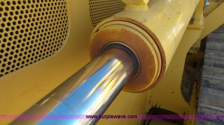 image for item L2197 2005 John Deere 700J pipelayer