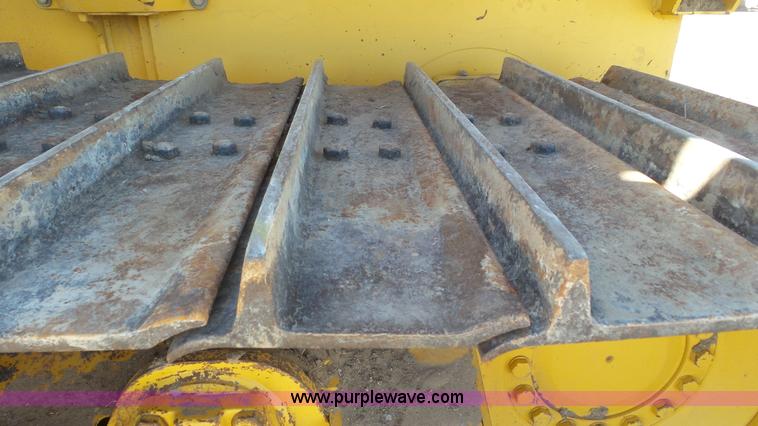 image for item L2197 2005 John Deere 700J pipelayer