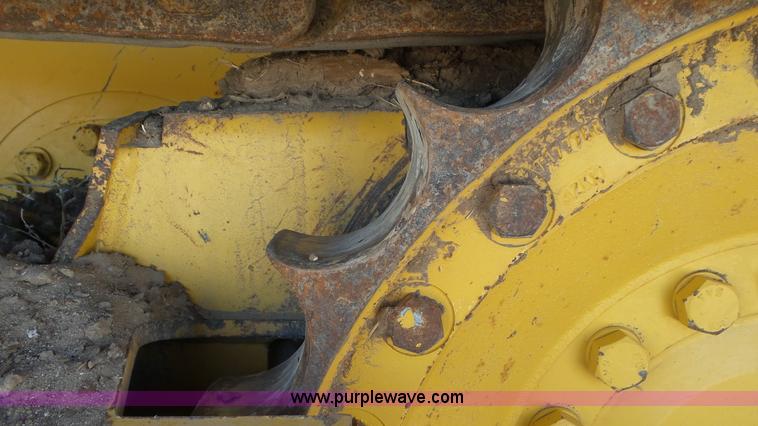 image for item L2197 2005 John Deere 700J pipelayer