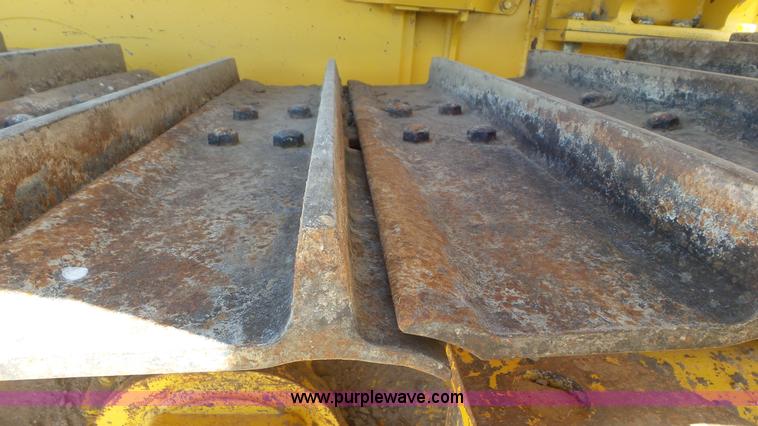 image for item L2197 2005 John Deere 700J pipelayer