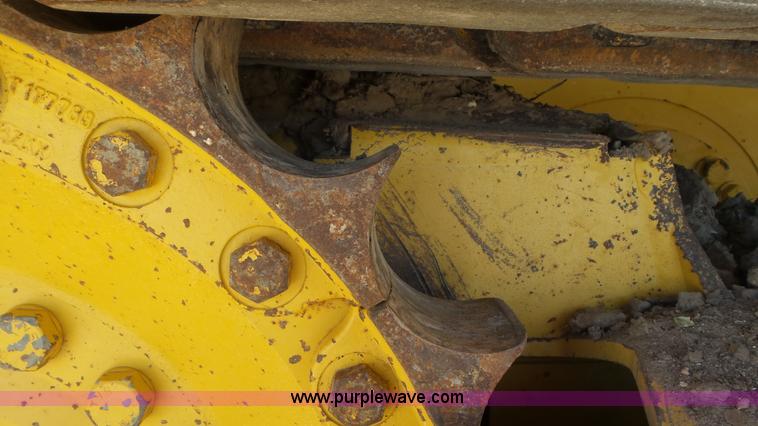 image for item L2197 2005 John Deere 700J pipelayer