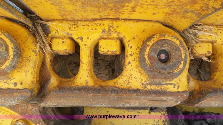 image for item L2197 2005 John Deere 700J pipelayer