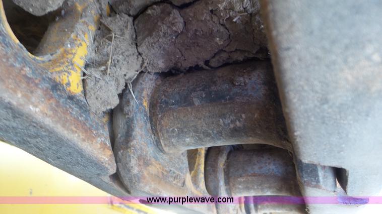 image for item L2197 2005 John Deere 700J pipelayer