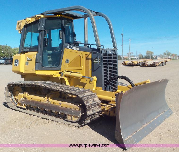 image for item L2198 2006 John Deere 700J dozer