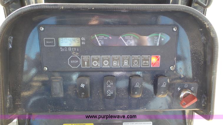 image for item L2198 2006 John Deere 700J dozer