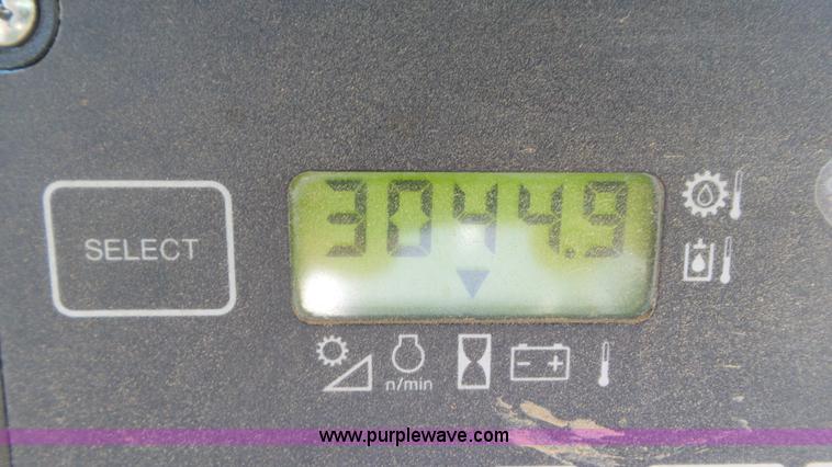 image for item L2198 2006 John Deere 700J dozer