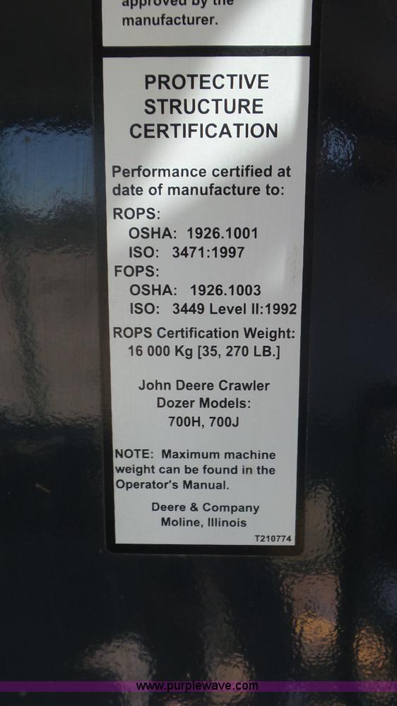 image for item L2198 2006 John Deere 700J dozer