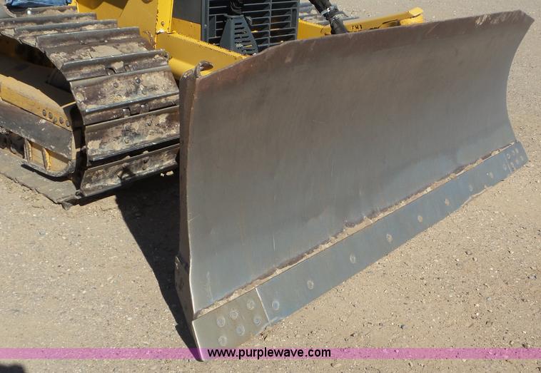 image for item L2198 2006 John Deere 700J dozer