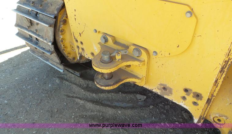 image for item L2198 2006 John Deere 700J dozer