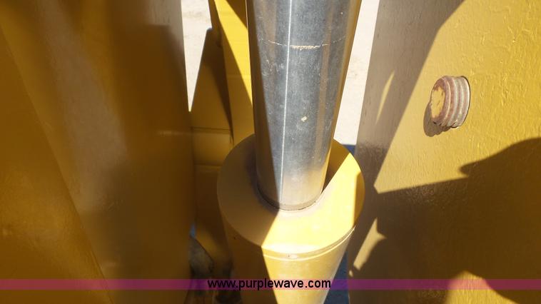 image for item L2199 1971 Caterpillar D7F pipelayer