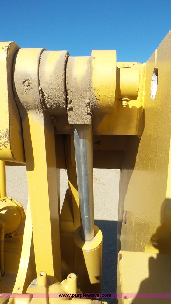 image for item L2199 1971 Caterpillar D7F pipelayer