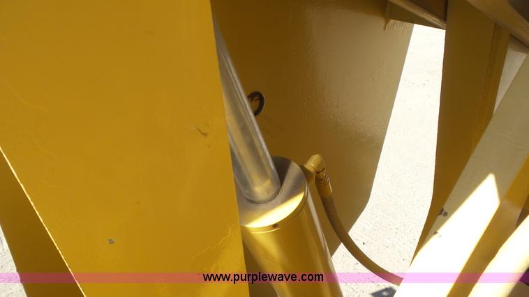 image for item L2199 1971 Caterpillar D7F pipelayer