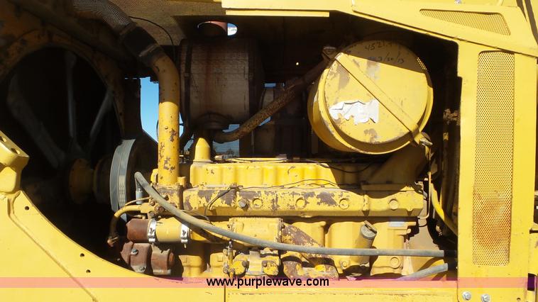 image for item L2199 1971 Caterpillar D7F pipelayer