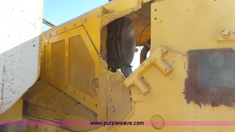 image for item L2199 1971 Caterpillar D7F pipelayer