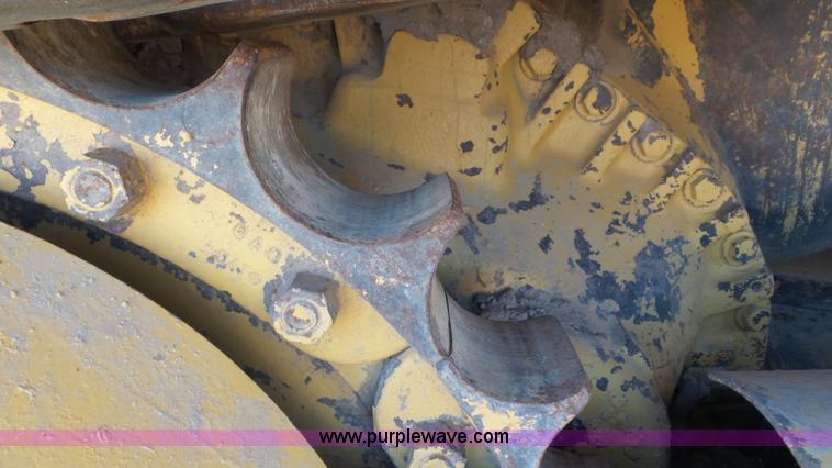 image for item L2199 1971 Caterpillar D7F pipelayer